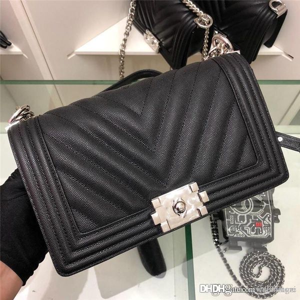 2019 boy chain shoulder tote a67086 le boy medium old black chevron nubuck tote purse size:25*15*10cm
2019 boy chain shoulder tote a67086 le boy medium old black chevron nubuck tote purse size:25*15*10cm