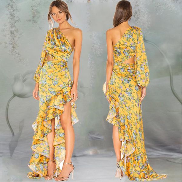 2020 new ruffled one-shoulder sleeve dress female summer waistless slim dress fashion elegant irregular hem printed, Black;gray
2020 new ruffled one-shoulder sleeve dress female summer waistless slim dress fashion elegant irregular hem printed, Black;gray