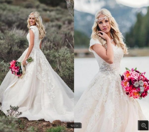 2020 vintage short sleeve lace appliques wedding dress ball gown v neck beaded country style modest bridal gowns sale, White
2020 vintage short sleeve lace appliques wedding dress ball gown v neck beaded country style modest bridal gowns sale, White