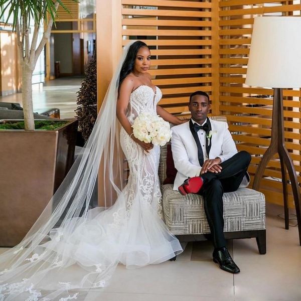 stunning mermaid lace wedding dresses appliqued sheer plunging neck beaded bridal gowns sweep train trumpet robe de mariée, White
stunning mermaid lace wedding dresses appliqued sheer plunging neck beaded bridal gowns sweep train trumpet robe de mariée, White
