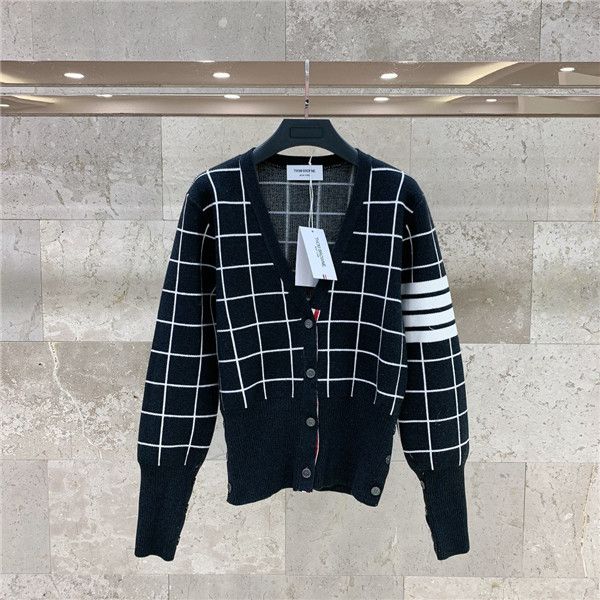 winter new luxurious brands design thom tb browne checked cardigan sweater jacket men women outdoor streetwear sweatshirt hoodies, Blue;black
winter new luxurious brands design thom tb browne checked cardigan sweater jacket men women outdoor streetwear sweatshirt hoodies, Blue;black