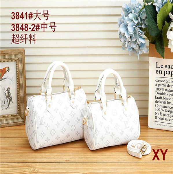 ladies' high-quality shoulder bag retro women baguette classic lock wild shoulder handbags vintage print designer crossbody bag, Blue;white
ladies' high-quality shoulder bag retro women baguette classic lock wild shoulder handbags vintage print designer crossbody bag, Blue;white