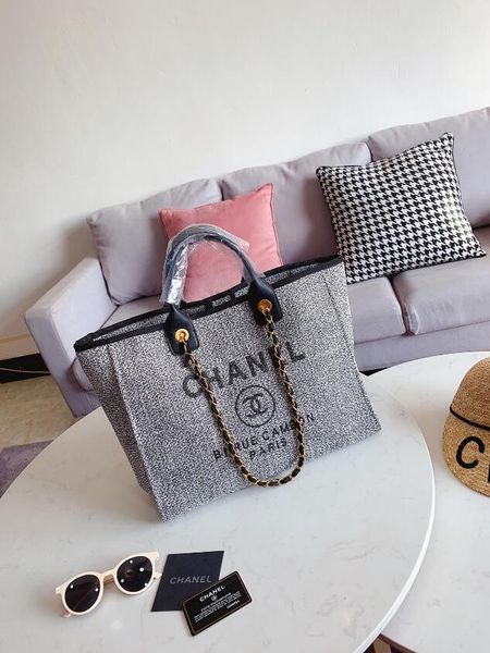 2020beach bag shopping bag 5 colors popular fashion soft fabric versatile simple generous super size: 32*27 cm
2020beach bag shopping bag 5 colors popular fashion soft fabric versatile simple generous super size: 32*27 cm