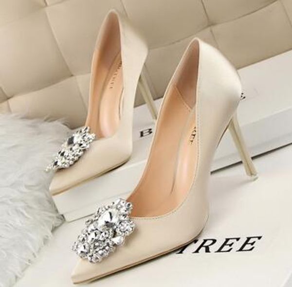 beautiful lady dress shoes women pointed toe thin high heels satin party festival wedding shoes women pumps, Black
beautiful lady dress shoes women pointed toe thin high heels satin party festival wedding shoes women pumps, Black