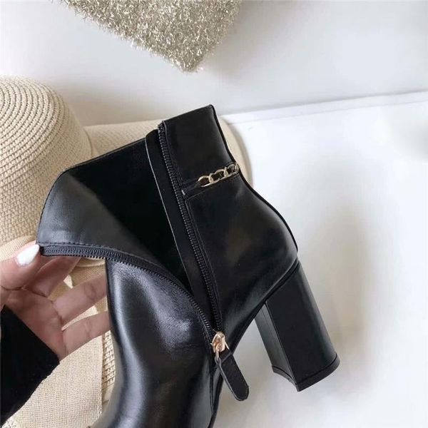 2020 authentic martin calfskin ankle boots women lace up genuine leather black high heels boots limited g35008 x53109 94305 ankle heels
2020 authentic martin calfskin ankle boots women lace up genuine leather black high heels boots limited g35008 x53109 94305 ankle heels