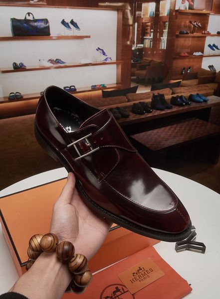 2019 italian luxury style men's bussines dress shoes patent leather pointed toe slip on black formal wedding flats shoes
2019 italian luxury style men's bussines dress shoes patent leather pointed toe slip on black formal wedding flats shoes