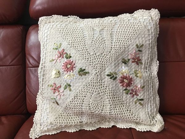 square home decorative crochet ribbon embroidery natural cotton floral style ribbon embroidered 45x45cm pillow case
square home decorative crochet ribbon embroidery natural cotton floral style ribbon embroidered 45x45cm pillow case