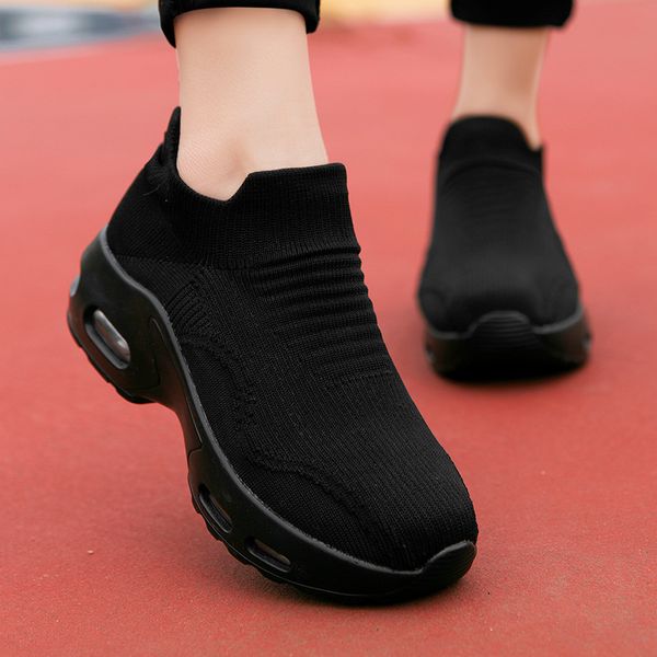 fashion outdoor women running sneakers lightweight footwear fitness 2020 women running shoes for female jogging walking sneakers
fashion outdoor women running sneakers lightweight footwear fitness 2020 women running shoes for female jogging walking sneakers