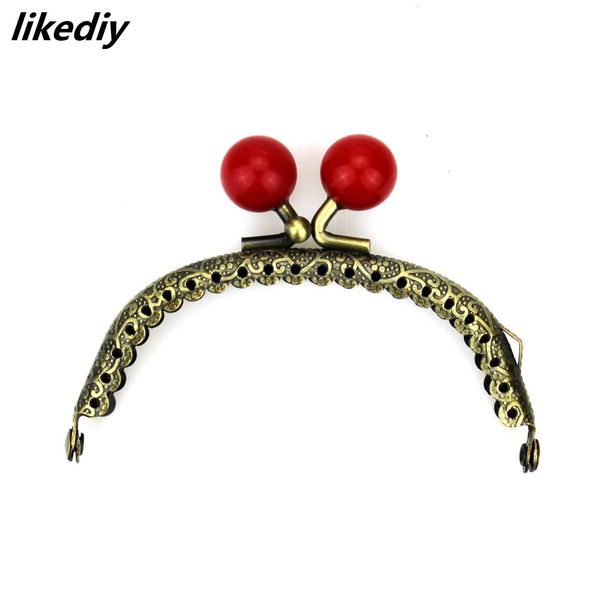 1 piece 8.5 cm antique bronze arc-shaped 14mm candy head metal purse frame vintage knurling kiss clasp bag accessories, Black
1 piece 8.5 cm antique bronze arc-shaped 14mm candy head metal purse frame vintage knurling kiss clasp bag accessories, Black