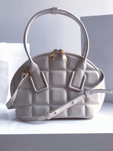 designer handmade detachable shoulder strap handbag with calf leather material inside, simple, large decorative, fashionable, mobile newspap
designer handmade detachable shoulder strap handbag with calf leather material inside, simple, large decorative, fashionable, mobile newspap