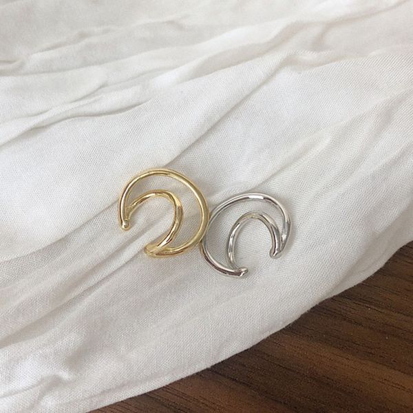 new fashion silver/gold color metal circle earcuff non pierced clip on earrings for women minimalist no hole ear cuff jewelry
new fashion silver/gold color metal circle earcuff non pierced clip on earrings for women minimalist no hole ear cuff jewelry