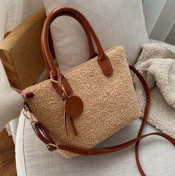 дизайнер женщины одно плечо сумка роскошный большой емкости сумки осень зима леди плюшевые сумки мода soft dark zip / 5
дизайнер женщины одно плечо сумка роскошный большой емкости сумки осень зима леди плюшевые сумки мода soft dark zip / 5