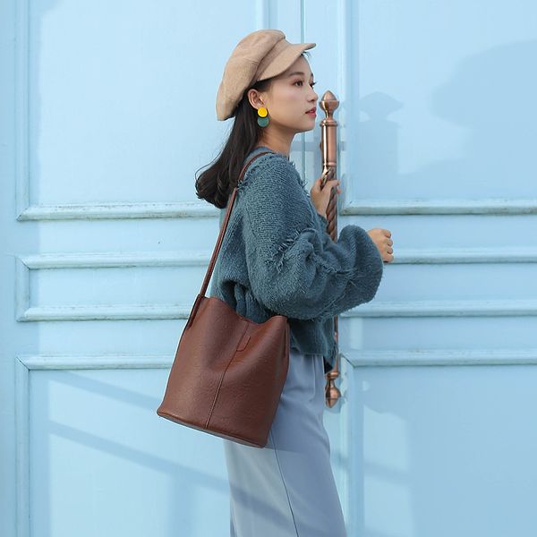 retro vintage bucket bag female 2020 new style large capacity women's bag fashion shoulder over-the-shoulder
retro vintage bucket bag female 2020 new style large capacity women's bag fashion shoulder over-the-shoulder
