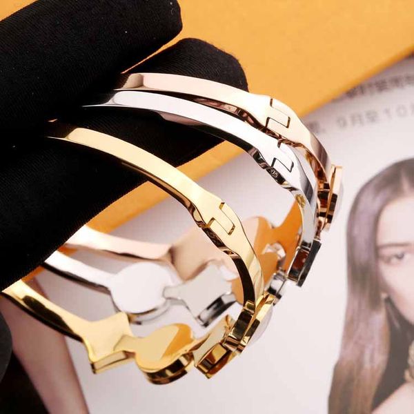 2020 flower white shell design bracelet friendship bracelet fashion cuffs bangle stainless steel jewelry opening bracelet turkish jewelry, Black
2020 flower white shell design bracelet friendship bracelet fashion cuffs bangle stainless steel jewelry opening bracelet turkish jewelry, Black
