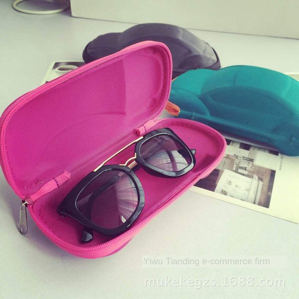 children's color box baby cartoon style zipper sun case glasses case glasses box
children's color box baby cartoon style zipper sun case glasses case glasses box