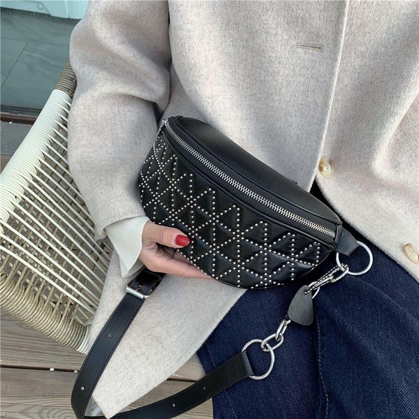 2020 дамы новая мода шипованные грудь сумка ins улица плечо дикий пояс сумка кампус дамы
2020 дамы новая мода шипованные грудь сумка ins улица плечо дикий пояс сумка кампус дамы
