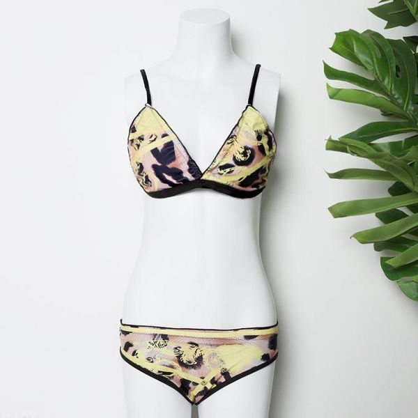 fashion new ladies swimwear summer leisure beach travel swimwear 2020 2uwd*310*26, White;black
fashion new ladies swimwear summer leisure beach travel swimwear 2020 2uwd*310*26, White;black