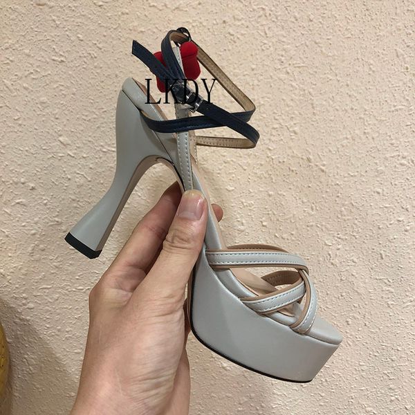 2019 lkdy woman luxury genuine leather waterproof platform fish mouth high heels super good leisure holiday high heel sandals, Black
2019 lkdy woman luxury genuine leather waterproof platform fish mouth high heels super good leisure holiday high heel sandals, Black
