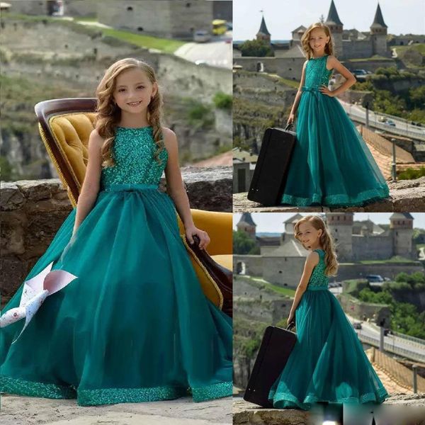a line flower girl dress jewel neck sleeveless sequins sash wedding dress floor length girl' birthday part, White;blue
a line flower girl dress jewel neck sleeveless sequins sash wedding dress floor length girl' birthday part, White;blue