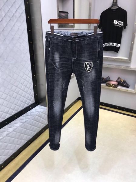 0323 mens designer jeans new denim pencil pants for men embroidery labeling hip hop mandatory fascinating, Blue
0323 mens designer jeans new denim pencil pants for men embroidery labeling hip hop mandatory fascinating, Blue