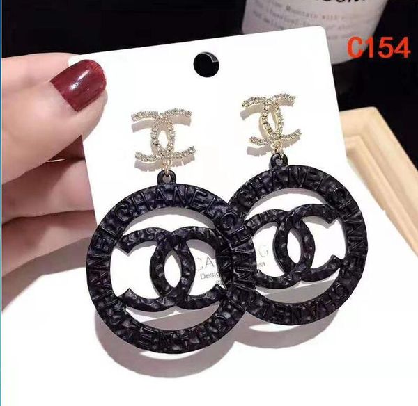 Silver needle tar with the ame tyle women 039 fa hion cla ic hoop earring luxury letter tud earring for women
Silver needle tar with the ame tyle women 039 fa hion cla ic hoop earring luxury letter tud earring for women