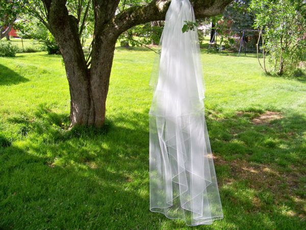elegant two-tier white ivory black champagne red purple pink wedding veil popular pencil edge chapel length bridal veil
elegant two-tier white ivory black champagne red purple pink wedding veil popular pencil edge chapel length bridal veil