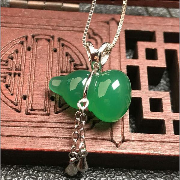 wholesale women necklace 925 silver green chalcedony pendant wholesale gourd style send mom necklace fashion simple jewelry
wholesale women necklace 925 silver green chalcedony pendant wholesale gourd style send mom necklace fashion simple jewelry