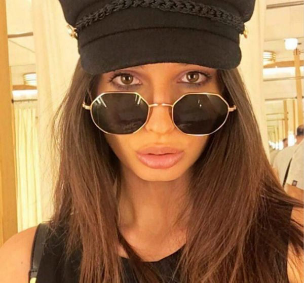 дамы шестигранного sunglasse металл женщина марка дизайнерская 2018. мода rimless океан линза солнцезащитные очки uv400, White;black
дамы шестигранного sunglasse металл женщина марка дизайнерская 2018. мода rimless океан линза солнцезащитные очки uv400, White;black