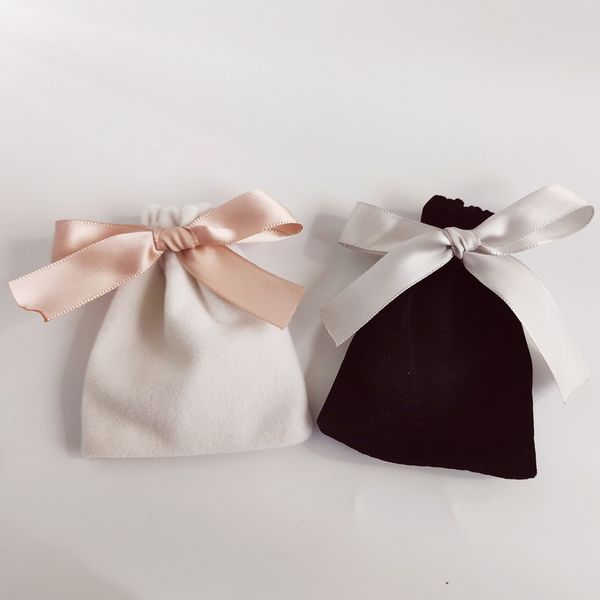 velvet jewelry pouch drawstring gift bag packaging necklace bracelet makeup bead storage bags earring packing pouch 10pcs/lot, Black;white
velvet jewelry pouch drawstring gift bag packaging necklace bracelet makeup bead storage bags earring packing pouch 10pcs/lot, Black;white