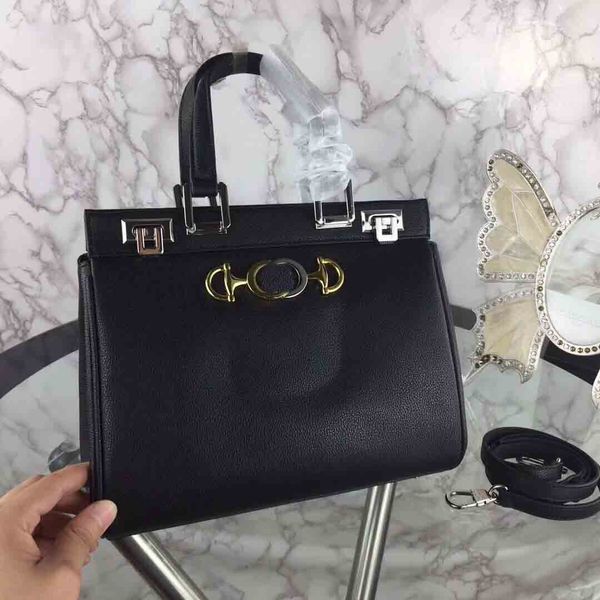 2019 super selling women's travel shopping bags, designer's new zumi shopping bags, super star's selling handbags,27*22*10cm
2019 super selling women's travel shopping bags, designer's new zumi shopping bags, super star's selling handbags,27*22*10cm
