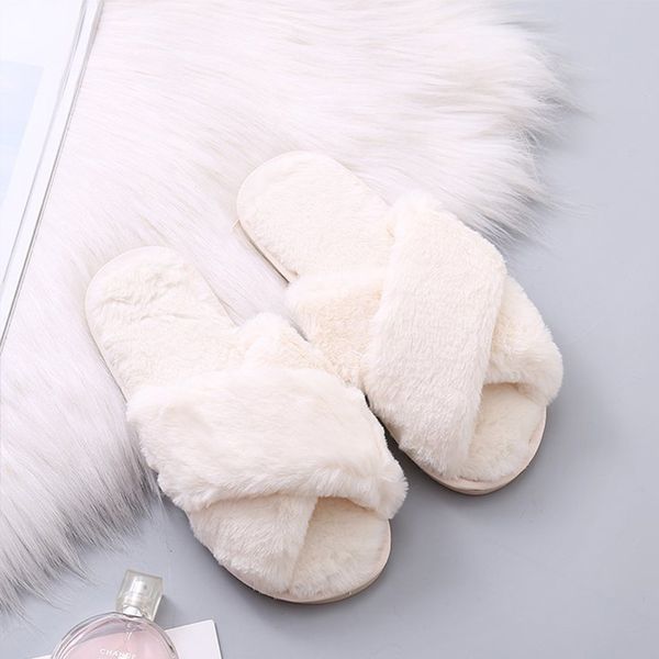 2019 new winter women home slippers soft warm fluffy faux fur ladies cross plush furry female open toe shoes fashion female, Black
2019 new winter women home slippers soft warm fluffy faux fur ladies cross plush furry female open toe shoes fashion female, Black