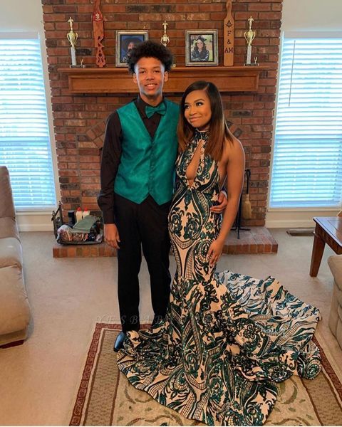 2020 dark green mermaid prom dresses black girl plus size high neck evening gown long formal party dress
2020 dark green mermaid prom dresses black girl plus size high neck evening gown long formal party dress