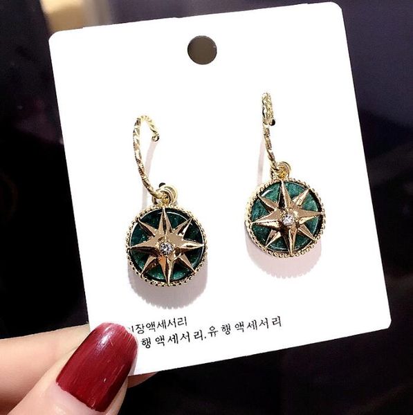 2019 metal earrings fashion designer to create crystal earrings elegant ladies brand name earrings 0732, Golden;silver
2019 metal earrings fashion designer to create crystal earrings elegant ladies brand name earrings 0732, Golden;silver