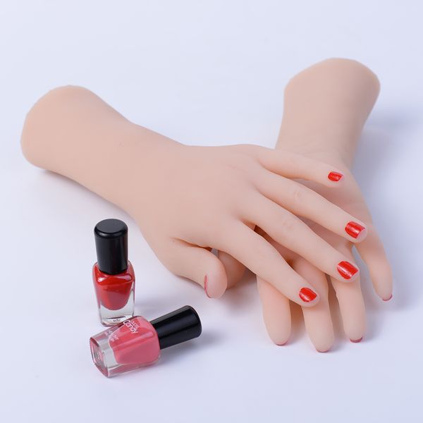1 pair tpe lifesize female mannequin hand display model nail art manicure practice jewelry display art sketch with nails
1 pair tpe lifesize female mannequin hand display model nail art manicure practice jewelry display art sketch with nails