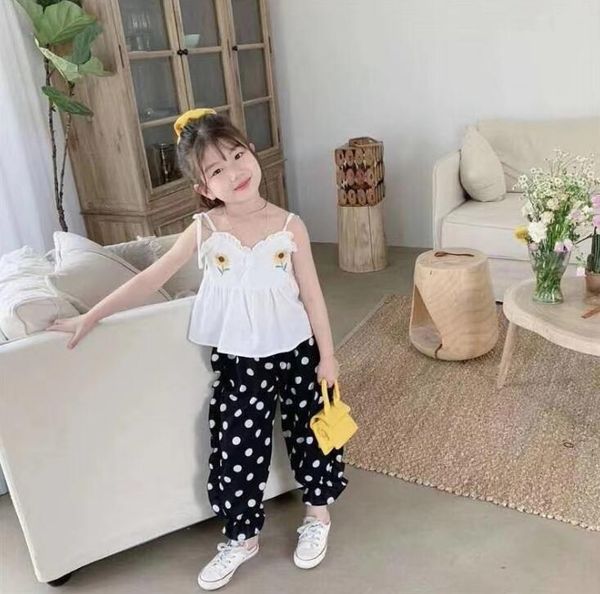 2020 new girls ruffles shirt summer cotton sleeveless fashion girls vest 2-7 years hv662, White;black
2020 new girls ruffles shirt summer cotton sleeveless fashion girls vest 2-7 years hv662, White;black