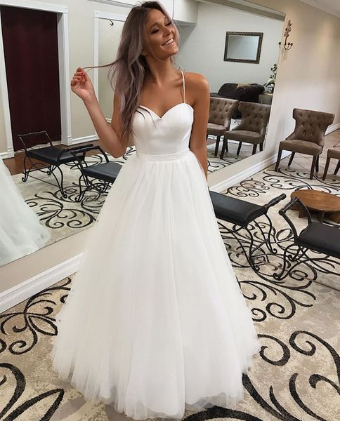 real pictures vintage women's a-line tulle long white wedding dresses with straps custom made v-neck floor length bridal gowns
real pictures vintage women's a-line tulle long white wedding dresses with straps custom made v-neck floor length bridal gowns