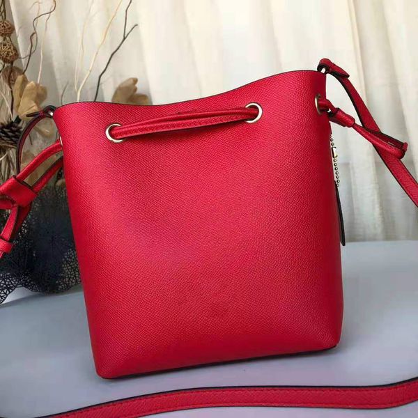 дизайнер женщины ведро сумка классический леди сплошной цвет crossbody сумки шнурок рука сумка путешествия праздник ведро сумки/5
дизайнер женщины ведро сумка классический леди сплошной цвет crossbody сумки шнурок рука сумка путешествия праздник ведро сумки/5