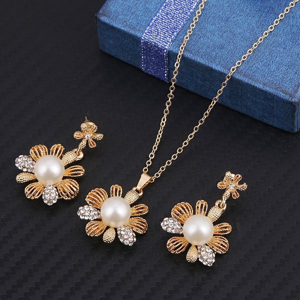 bridal elegant jewelry set for women gold/silver chain flower crystal imitation pearl necklace earrings jewelry set ladies
bridal elegant jewelry set for women gold/silver chain flower crystal imitation pearl necklace earrings jewelry set ladies