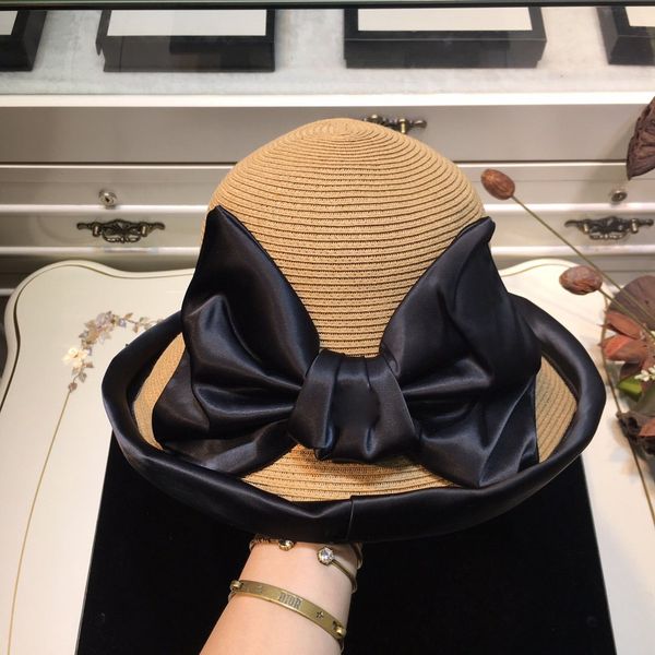Silk version top hat designer scarf bucket hat hats baseball cap women luxury designer scarves silk head scarf 2020 new
Silk version top hat designer scarf bucket hat hats baseball cap women luxury designer scarves silk head scarf 2020 new