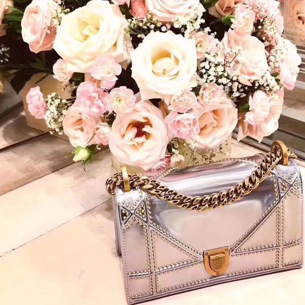 designer luxury exquisite crossbody messenger women shoulder good leather muti colors famos brand handbag 2020 style size 20cm
designer luxury exquisite crossbody messenger women shoulder good leather muti colors famos brand handbag 2020 style size 20cm