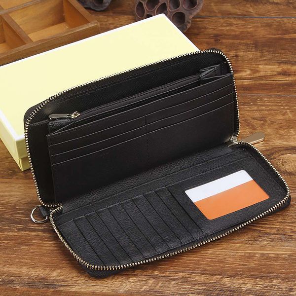 wholesale 8 color new men women's designer luxury handbags purses european and american style with box wallet, Red;black
wholesale 8 color new men women's designer luxury handbags purses european and american style with box wallet, Red;black