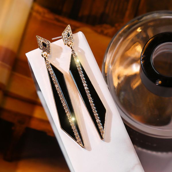 2020 fashion drop earrings brincos crystal geometric pendientes black crystal dangle earrings for women party drop shipping, Silver
2020 fashion drop earrings brincos crystal geometric pendientes black crystal dangle earrings for women party drop shipping, Silver