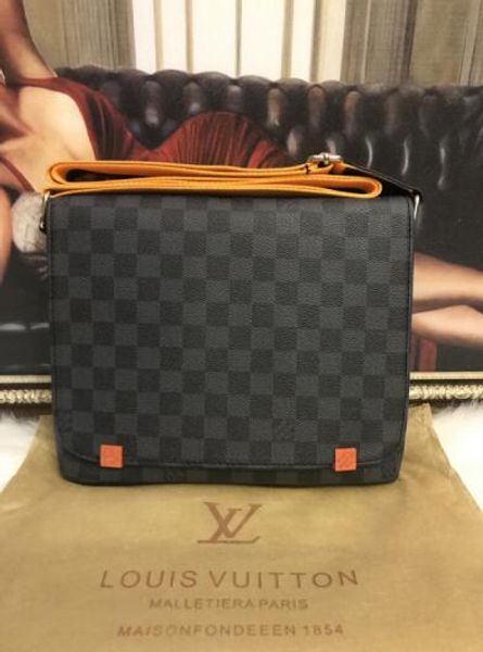 new brand designer men shoulder briefcase black leather designer handbag business men lapbag messenger bag
new brand designer men shoulder briefcase black leather designer handbag business men lapbag messenger bag