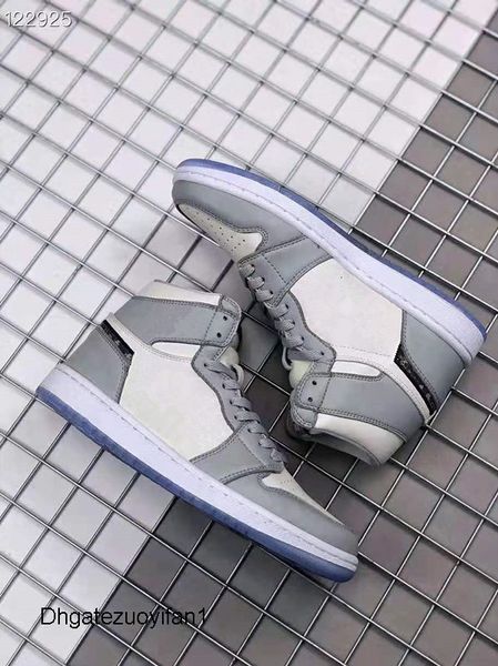 wholesale with box 2020 new og grey white i 1s men women high basketball shoes outdoor trainers good quality size 36-45
wholesale with box 2020 new og grey white i 1s men women high basketball shoes outdoor trainers good quality size 36-45