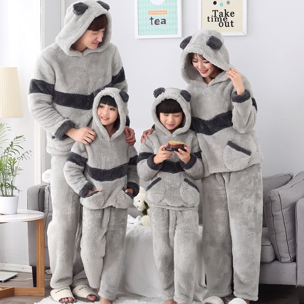 winter family clothing women men hooded pajamas set casual household couples children gray sleepwear suits family look, Black;red
winter family clothing women men hooded pajamas set casual household couples children gray sleepwear suits family look, Black;red