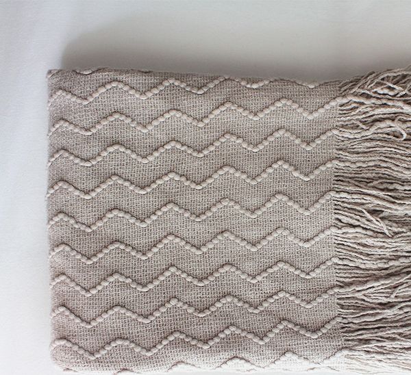 knitted blanket for beds with tassel throw knit blankets sofa plaids europe and america decoration for home 127*170cm
knitted blanket for beds with tassel throw knit blankets sofa plaids europe and america decoration for home 127*170cm