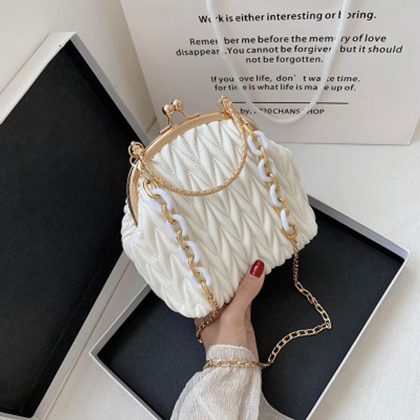 wild metal portable small bag female 2020 new diamond single shoulder small square bag korean cross-body pu
wild metal portable small bag female 2020 new diamond single shoulder small square bag korean cross-body pu