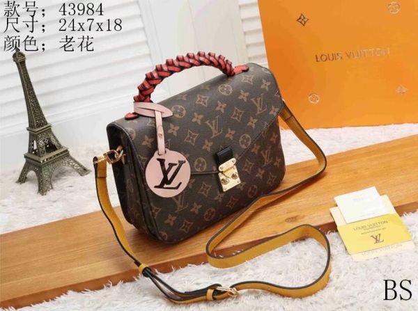 Bolsa de Ombro lv_handbag
Bolsa de Ombro lv_handbag