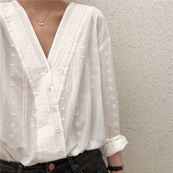sweet crochet hollow out lace embroidery v-neck oblique placket shirt chic blouse female 2020, White 
sweet crochet hollow out lace embroidery v-neck oblique placket shirt chic blouse female 2020, White