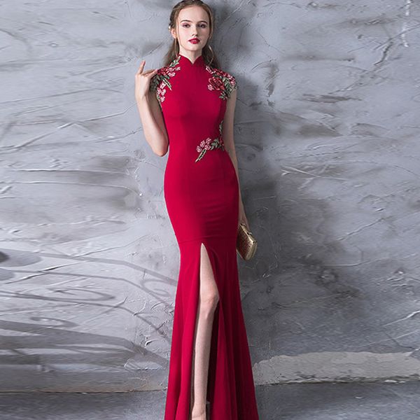 высокое качество вышивки современные cheongsam красный sexy qipao длинные традиционный китайский платье в восточном стиле платья платье de c, Red
высокое качество вышивки современные cheongsam красный sexy qipao длинные традиционный китайский платье в восточном стиле платья платье de c, Red